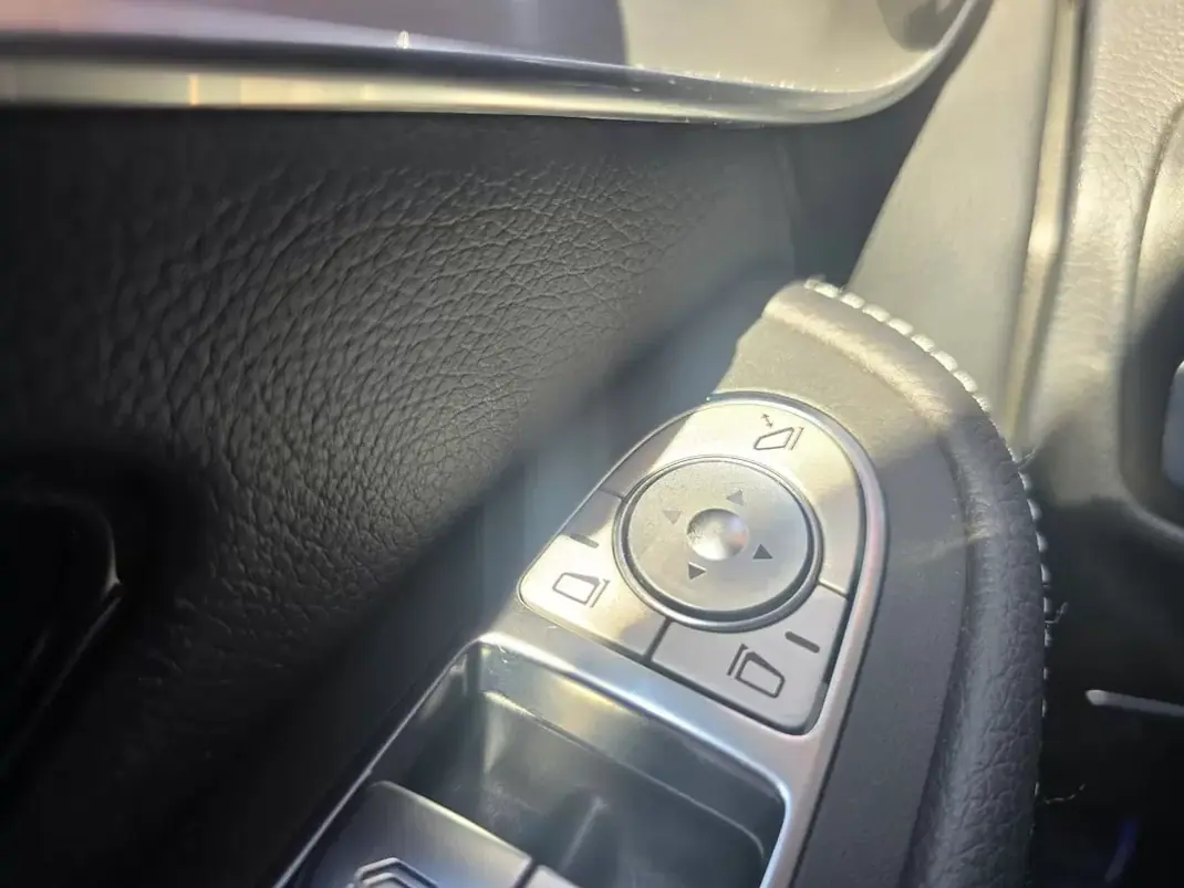 Mercedes-Benz GLC 300 2021 - 45980 EUR, 138000 km - AUTO.MOTO.pt - 138000km - foto 47 de 60