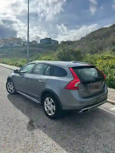 Volvo V60 Cross Country 2016 — foto 5 de 12