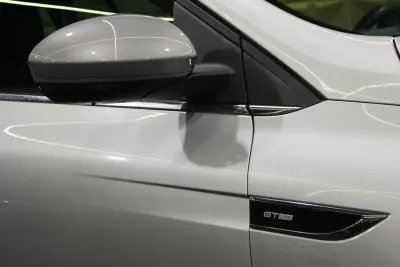 Renault Mégane Sport Tourer 2020 - 16790 EUR, 137000 km - AUTO.MOTO.pt - 137000km - foto 9 de 37