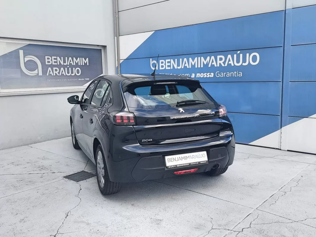 Peugeot 208 2020 - 17900 EUR, 94355 km - AUTO.MOTO.pt - 94355km - foto 6 de 23