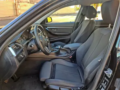 BMW 318 2018 - 19990 EUR, 125000 km - AUTO.MOTO.pt - 125000km - foto 9 de 25