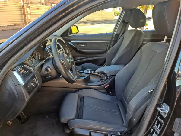 BMW 318 2018 - 17990 EUR, 125000 km - AUTO.MOTO.pt - 125000km - foto 9 de 25