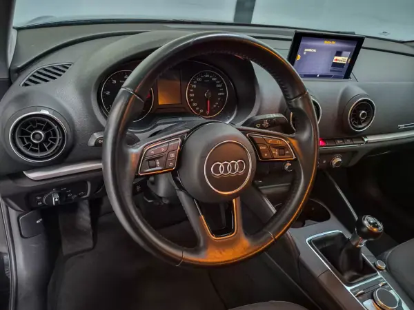 Audi A3 Sportback 2019 - 19800 EUR, 122935 km - AUTO.MOTO.pt - 122935km - foto 9 de 11