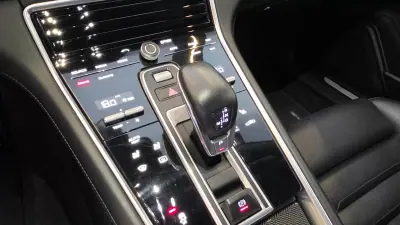 Porsche Panamera 2016 - 62500 EUR, 186989 km - AUTO.MOTO.pt - 186989km - foto 53 de 69