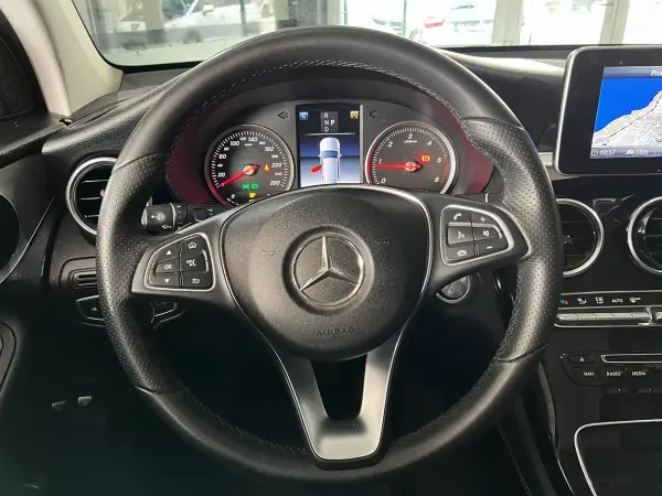 Mercedes-Benz GLC 220 2018 - 35600 EUR, 100274 km - AUTO.MOTO.pt - 100274km - foto 6 de 21