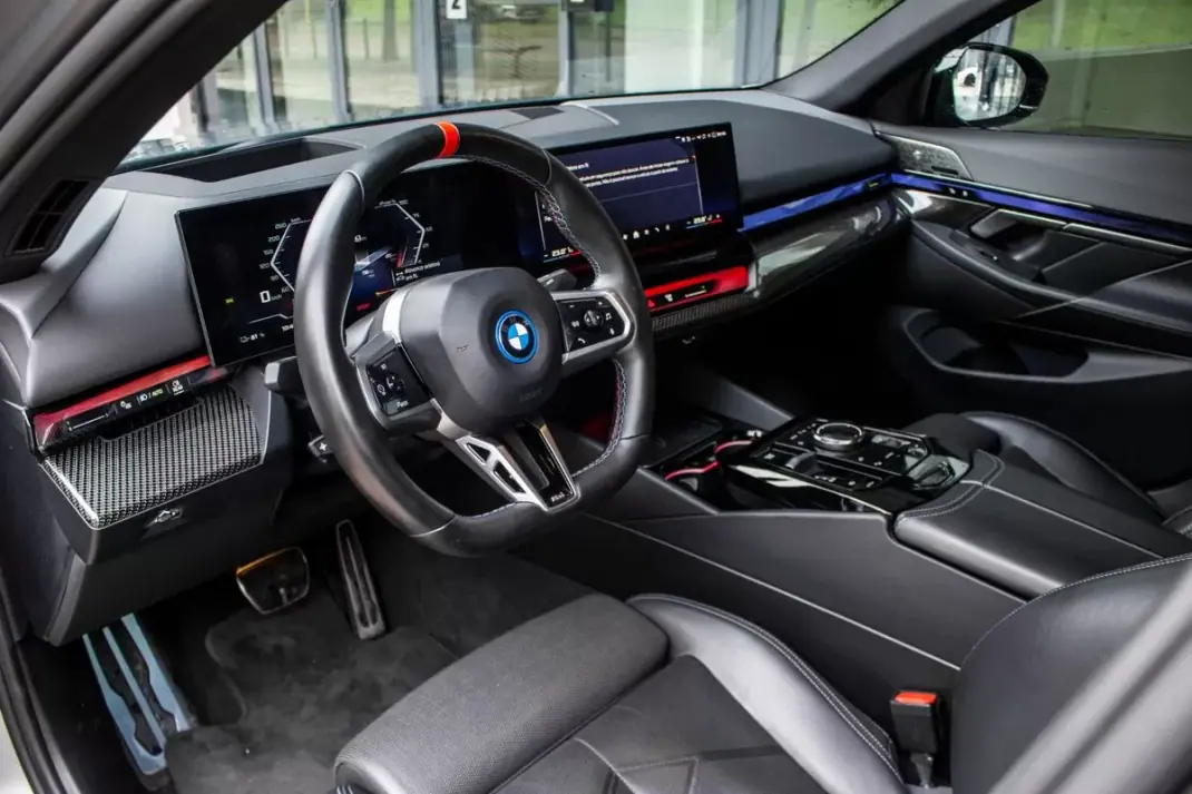 BMW i5 2023 - 74990 EUR, 17145 km - AUTO.MOTO.pt - 17145km - foto 36 de 60