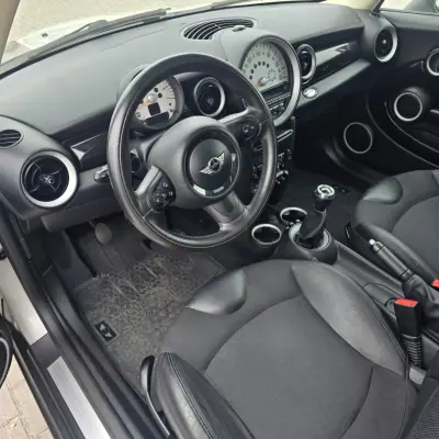 MINI 3 Portas 2011 - 11850 EUR, 158400 km - AUTO.MOTO.pt - 158400km - foto 17 de 24
