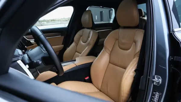 Volvo S90 2016 - 24750 EUR, 266000 km - AUTO.MOTO.pt - 266000km - foto 49 de 50