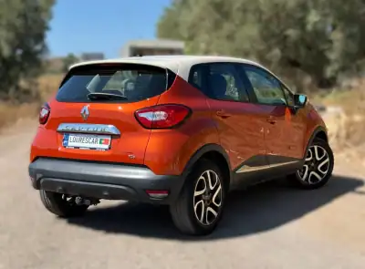 Renault Captur 2016 - 11900 EUR, 102000 km - AUTO.MOTO.pt - 102000km - foto 7 de 50