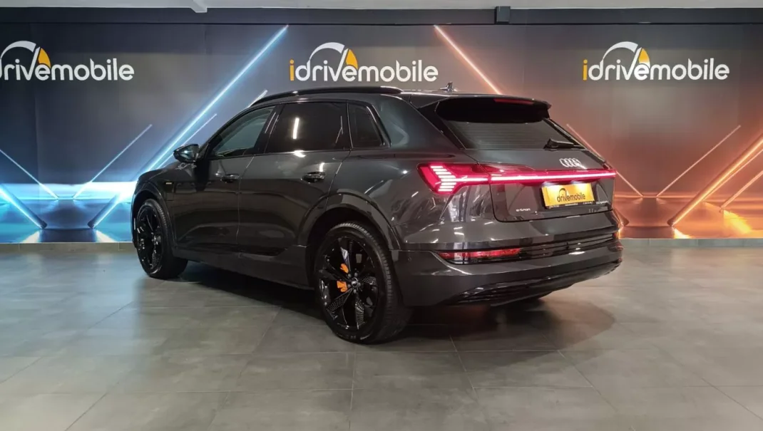 Audi e-tron 2019 - 42900 EUR, 78950 km - AUTO.MOTO.pt - 78950km - foto 2 de 58