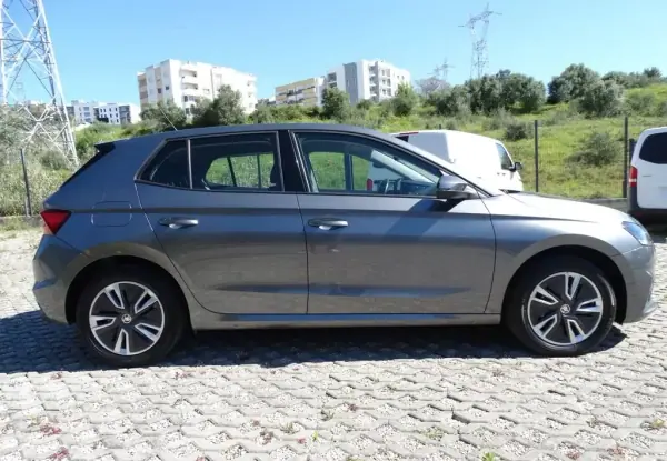 Skoda Fabia 2023 - 13890 EUR, 42937 km - AUTO.MOTO.pt - 42937km - foto 21 de 24