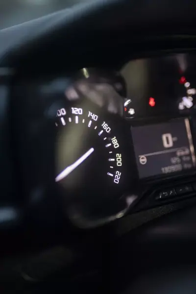 Citroën C3 2018 - 9500 EUR, 130900 km - AUTO.MOTO.pt - 130900km - foto 14 de 26