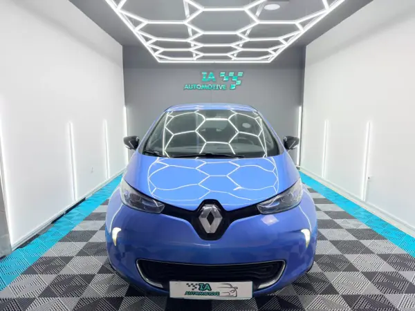 Renault Zoe 2019 - 10500 EUR, 130000 km - AUTO.MOTO.pt - 130000km - foto 2 de 18