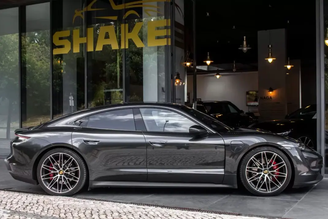 Porsche Taycan 2021 - 59890 EUR, 67644 km - AUTO.MOTO.pt - 67644km - foto 5 de 50