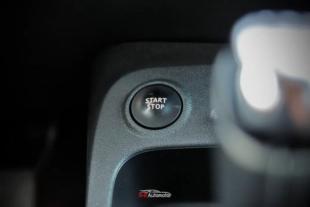 Renault Captur 2019 - 14800 EUR, 98000 km - AUTO.MOTO.pt - 98000km - foto 27 de 27