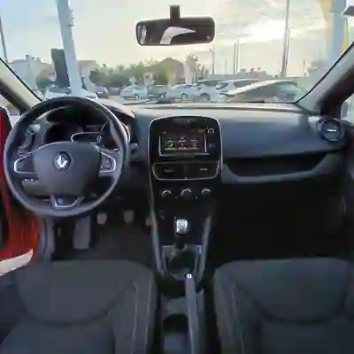 Renault Clio Sport Tourer 2019 - 12900 EUR, 109856 km - 109856km - foto 3 de 15