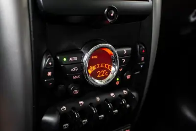 MINI Countryman 2012 - 9990 EUR, 264197 km - AUTO.MOTO.pt - 264197km - foto 18 de 27