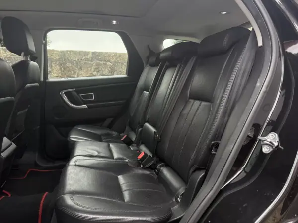 Land Rover Discovery Sport 2015 - 13000 EUR, 221000 km - AUTO.MOTO.pt - 221000km - foto 8 de 11