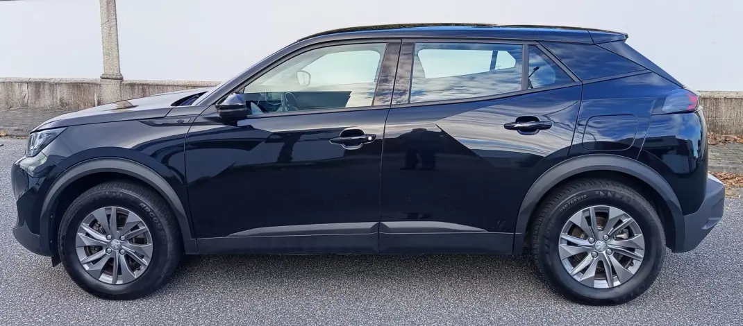 Peugeot e-2008 2022 - 17990 EUR, 70100 km - AUTO.MOTO.pt - 70100km - foto 4 de 19