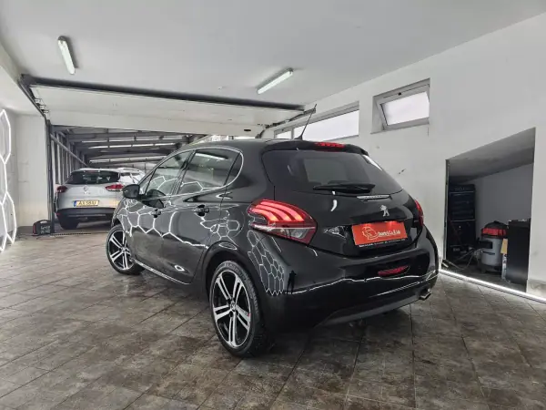 Peugeot 208 2019 - 11950 EUR, 90328 km - AUTO.MOTO.pt - 90328km - foto 8 de 90