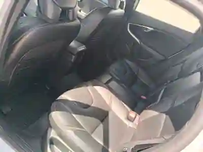 Volvo V40 Cross Country 2016 - 11000 EUR, 220000 km - AUTO.MOTO.pt - 220000km - foto 4 de 13