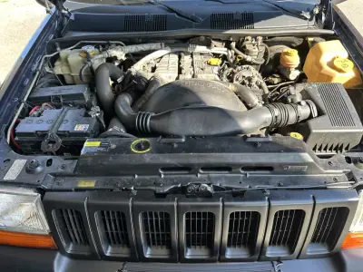Jeep Grand Cherokee 1997 - 8999 EUR, 196000 km - AUTO.MOTO.pt - 196000km - foto 21 de 22