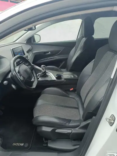 Peugeot 5008 2018 - 14990 EUR, 172200 km - AUTO.MOTO.pt - 172200km - foto 15 de 26