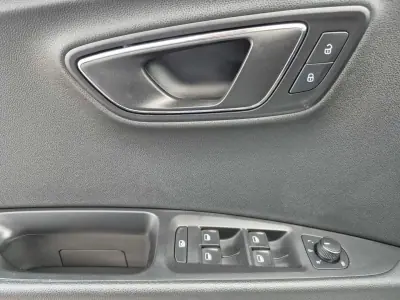 SEAT Leon 2014 - 13900 EUR, 222880 km - AUTO.MOTO.pt - 222880km - foto 8 de 21