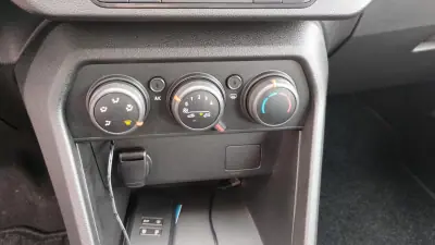 Dacia Sandero 2022 - 13950 EUR, 59000 km - AUTO.MOTO.pt - 59000km - foto 30 de 35