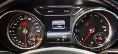Mercedes-Benz CLA 220 2017 - 21990 EUR, 170144 km - AUTO.MOTO.pt - 170144km - foto 29 de 39