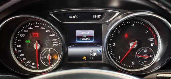 Mercedes-Benz CLA 220 2017 - 21990 EUR, 170144 km - AUTO.MOTO.pt - 170144km - foto 29 de 39