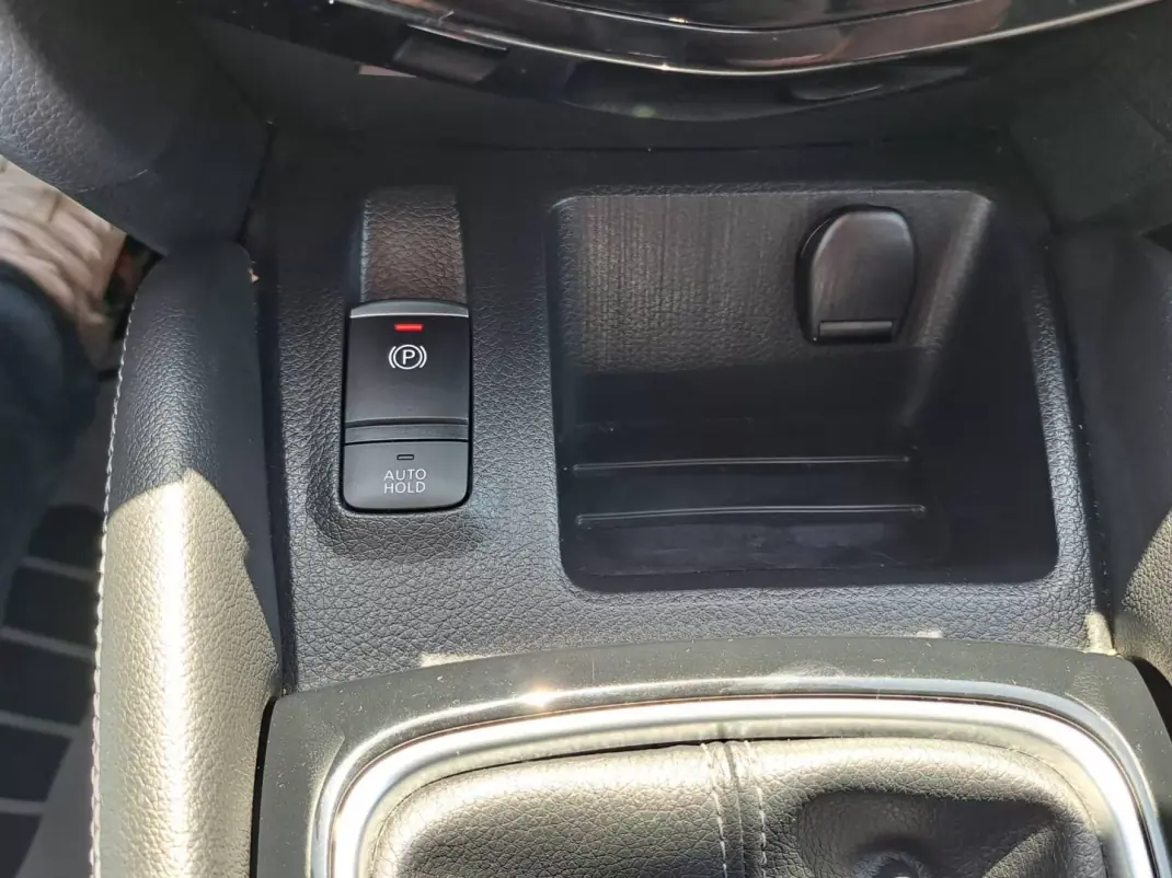 Nissan Qashqai 2019 - 18750 EUR, 92563 km - 92563km - foto 44 de 50