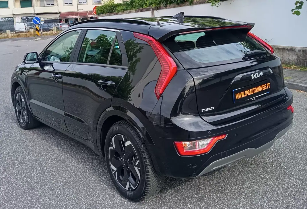 Kia e-Niro 2023 - 27490 EUR, 74100 km - 74100km - foto 5 de 19