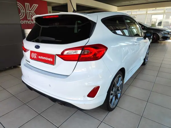 Ford Fiesta 2019 - 12950 EUR, 95000 km - AUTO.MOTO.pt - 95000km - foto 12 de 41