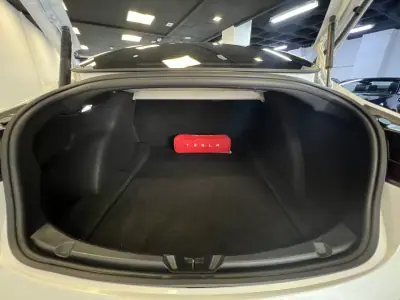 Tesla Model 3 2021 - 31990 EUR, 85000 km - AUTO.MOTO.pt - 85000km - foto 43 de 45