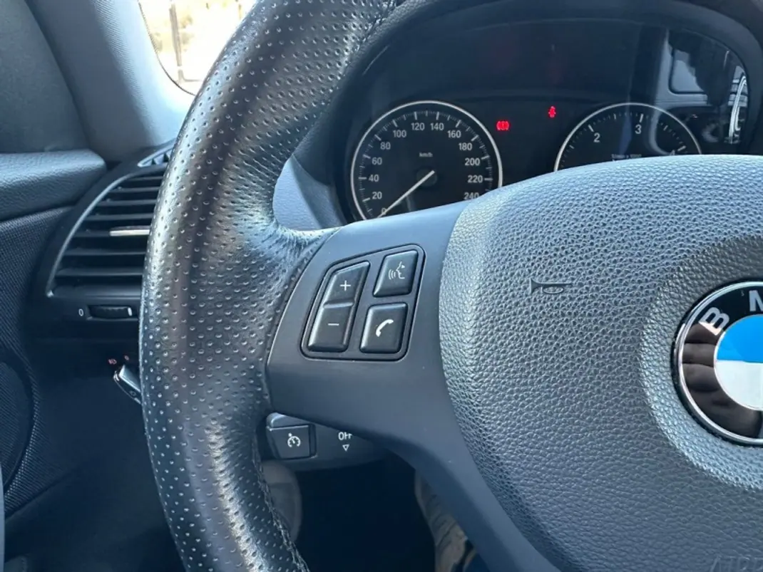 BMW 120 2013 - 17500 EUR, 154360 km - AUTO.MOTO.pt - 154360km - foto 26 de 46