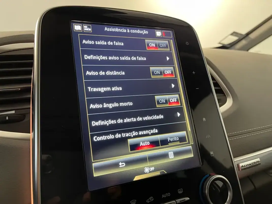 Renault Espace 2019 - 22500 EUR, 179000 km - AUTO.MOTO.pt - 179000km - foto 27 de 41