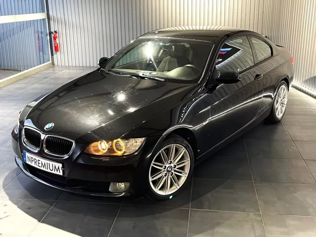 BMW 320 2007 - 13500 EUR, 221000 km - AUTO.MOTO.pt - 221000km - foto 12 de 33