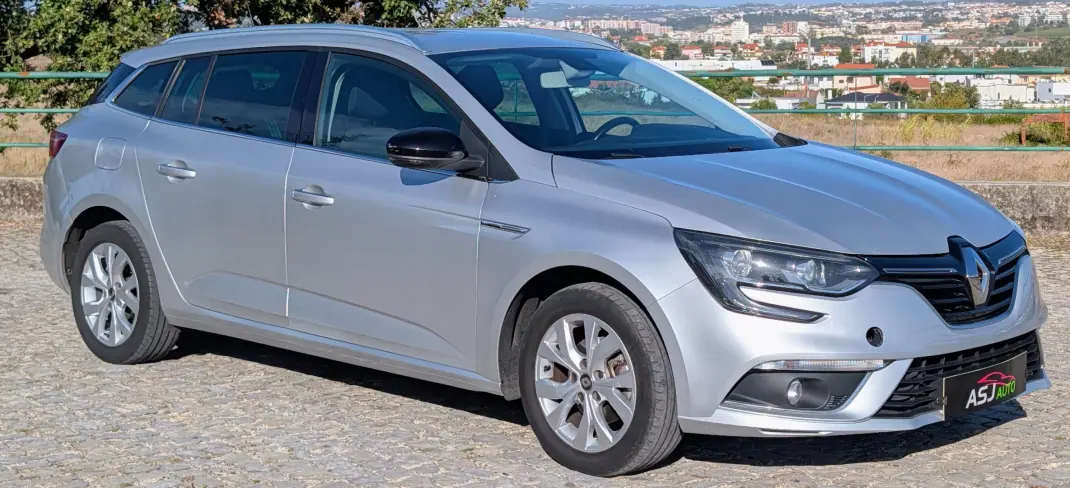 Renault Mégane Sport Tourer 2019 - 9500 EUR, 206229 km - 206229km - foto 5 de 21