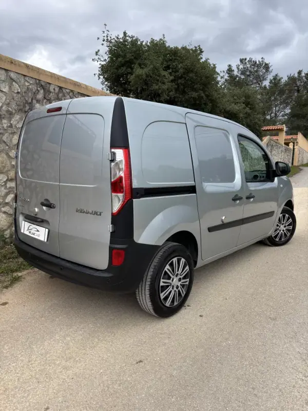 Renault Kangoo 2021 - 8900 EUR, 176000 km - AUTO.MOTO.pt - 176000km - foto 2 de 8