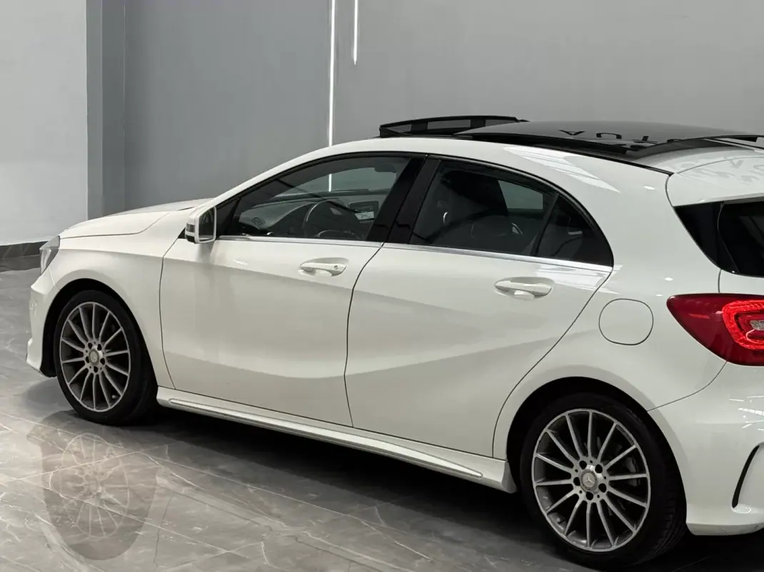 Mercedes-Benz A 180 2015 - 18990 EUR, 117000 km - AUTO.MOTO.pt - 117000km - foto 13 de 36