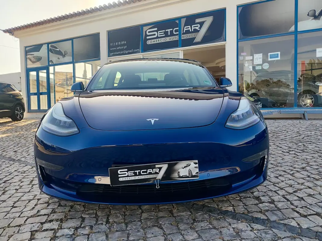 Tesla Model 3 2019 - 22900 EUR, 173000 km - AUTO.MOTO.pt - 173000km - foto 1 de 19