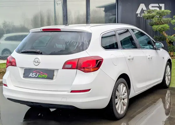 Opel Astra Sports Tourer 2012 - 3900 EUR, 274564 km - AUTO.MOTO.pt - 274564km - foto 6 de 19