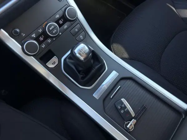Land Rover Range Rover Evoque 2018 - 19450 EUR, 129900 km - AUTO.MOTO.pt - 129900km - foto 8 de 34