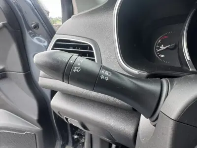 Renault Mégane 2016 - 13990 EUR, 178000 km - AUTO.MOTO.pt - 178000km - foto 16 de 32