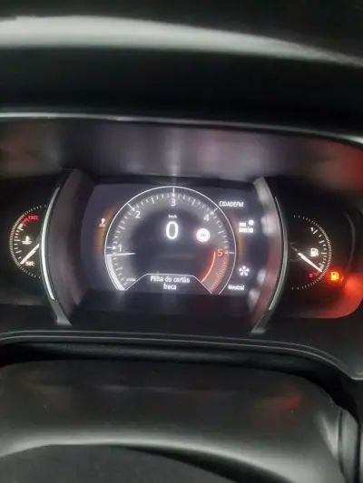 Renault Mégane Grand Coupe 2019 - 15950 EUR, 111650 km - AUTO.MOTO.pt - 111650km - foto 5 de 11