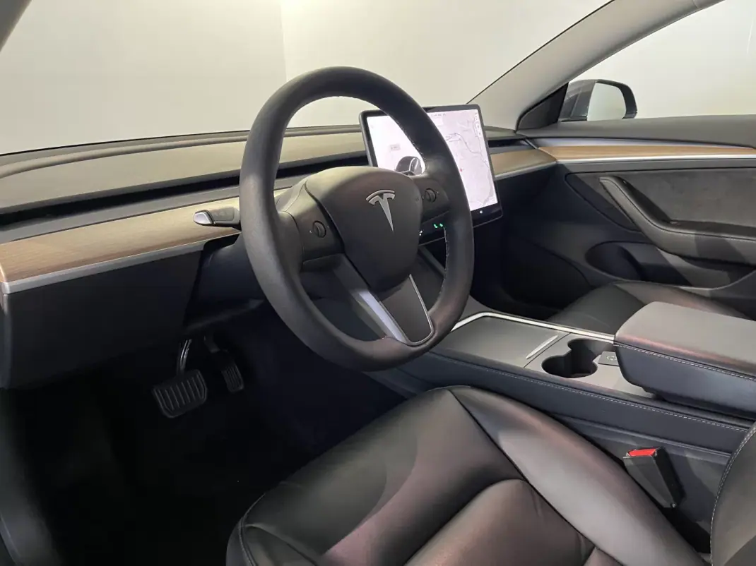Tesla Model 3 2022 - 29700 EUR, 49000 km - AUTO.MOTO.pt - 49000km - foto 12 de 43