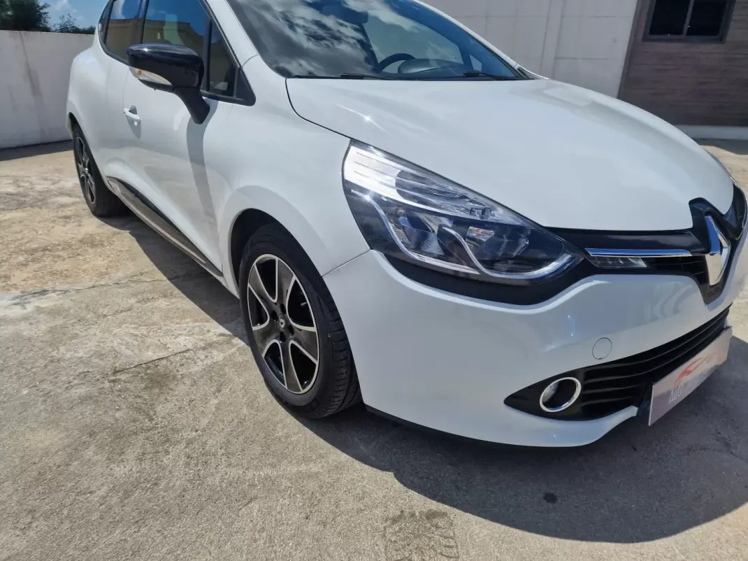 Renault Clio 2014 - 10490 EUR, 118020 km - AUTO.MOTO.pt - 118020km - foto 2 de 36