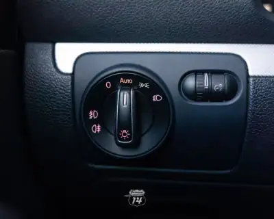 Volkswagen Scirocco 2013 - 16990 EUR, 153299 km - AUTO.MOTO.pt - 153299km - foto 37 de 49