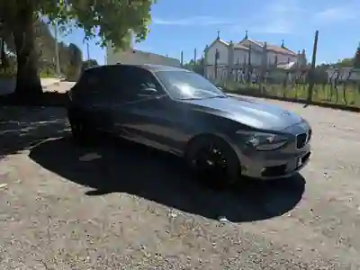 BMW 118 2013 - 10500 EUR, 192500 km - AUTO.MOTO.pt - 192500km - foto 3 de 10